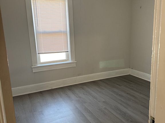 3rd image of 257 Manville Rd APT 2