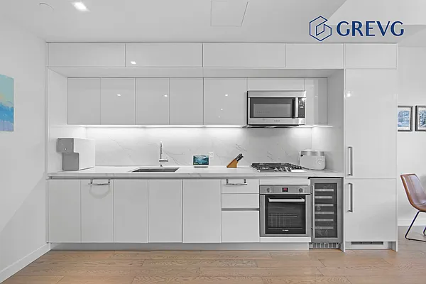 Rented by Global Real Estate Ventures Group LLC | media 7