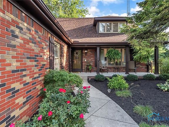 4th image of 710 Meadow Springs Ct
