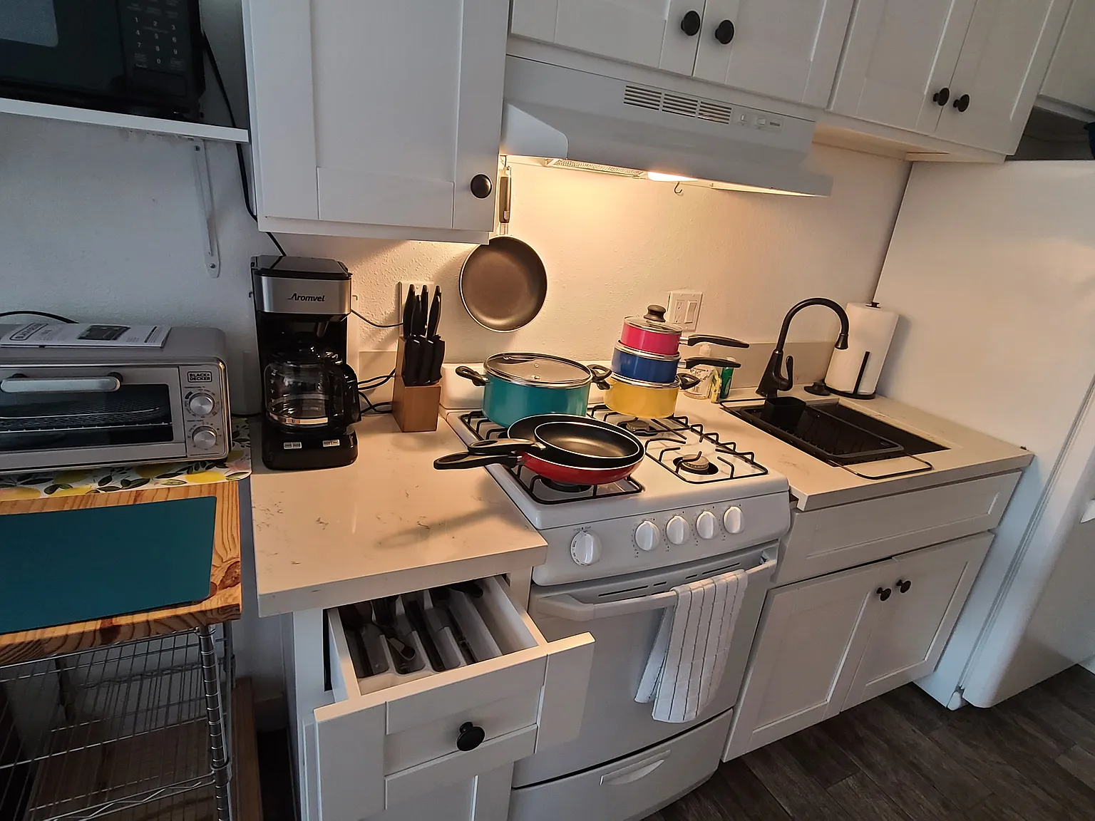 Studio, 525 sqft, $2,215 — Photo 4