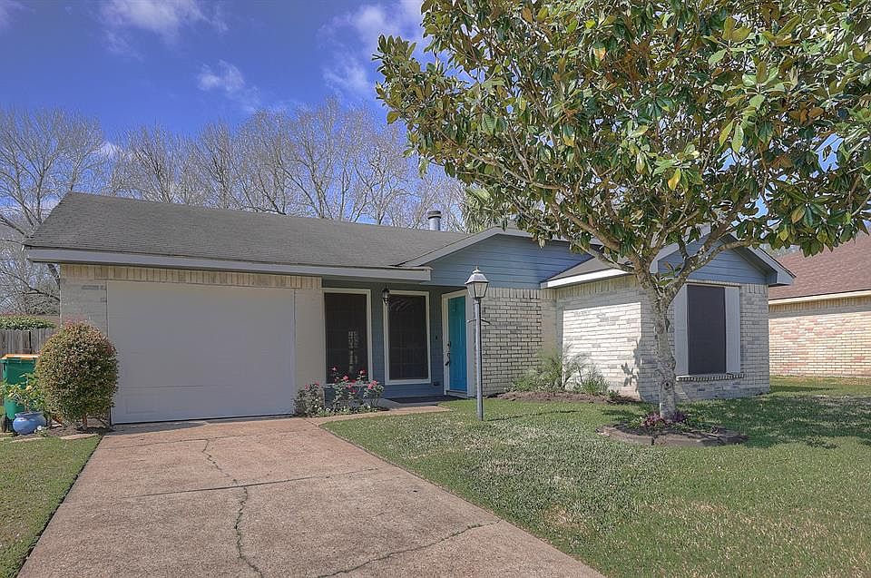 1st image of 1114 Oxford Dr