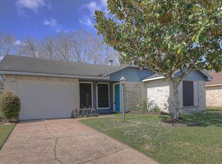 1114 Oxford Dr, Pearland, TX 77584