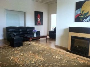 2431 W Irving Park Rd, Chicago, IL 60618