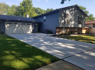 2353 Cedar Dale Ct, Maryland Heights, MO