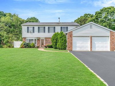 676 Greenbelt Pkwy W, Holbrook, NY, 11741