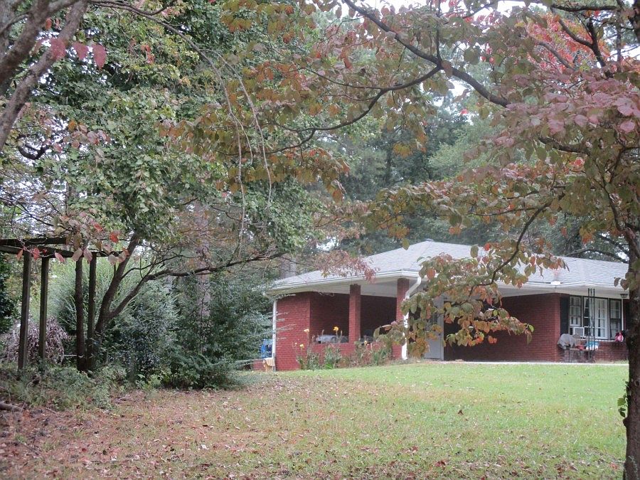 2nd image of 1236 Sunnyside Dr SW