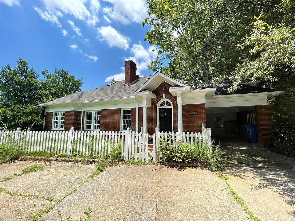 1034 Euclid Ave NE