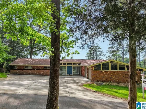 1131 2nd St NE, Alabaster, AL 35007