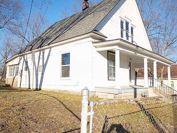 2nd image of 707 E Pool Road