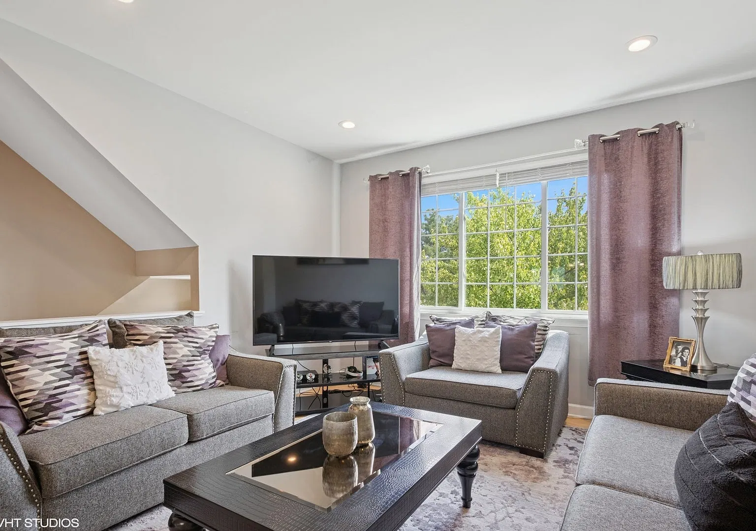 3 bed, 2.5 bath, 1600 sqft, $3,000 — Photo 4