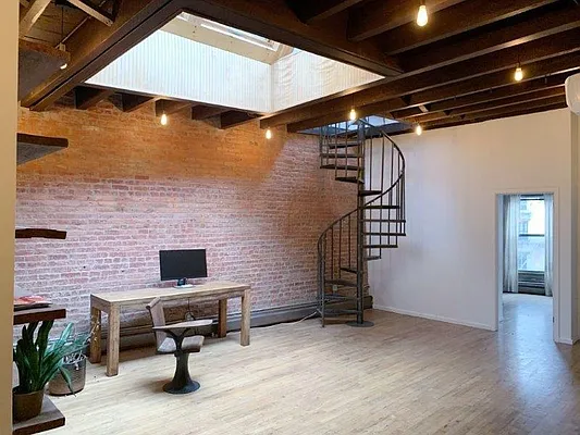 Rented by Ozymandius Realty | media 27