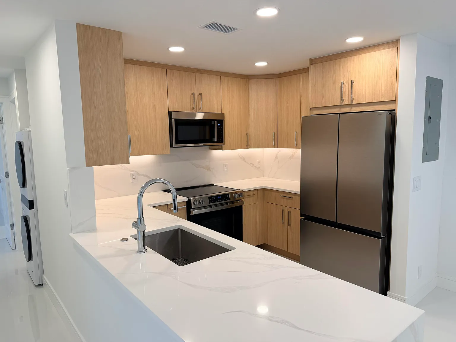 2 bed, 2.0 bath, 1200 sqft, $2,900 — Photo 1