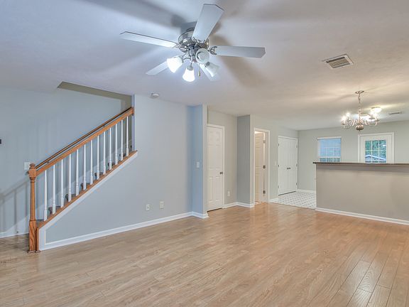 3rd image of 151 Oak Valley Cir #1