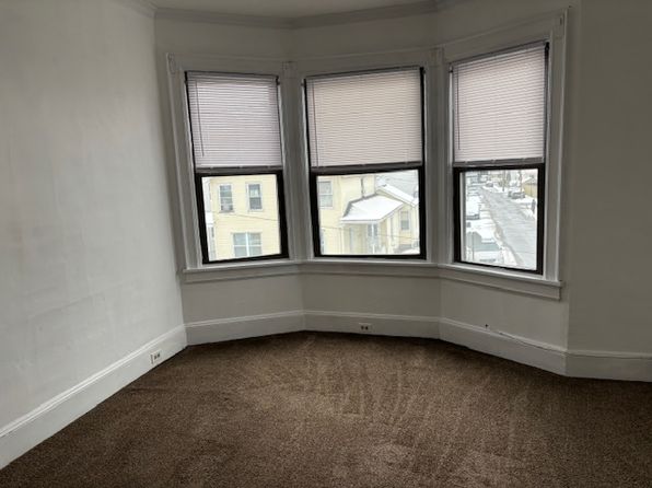 1404 Washburn St Floor 2