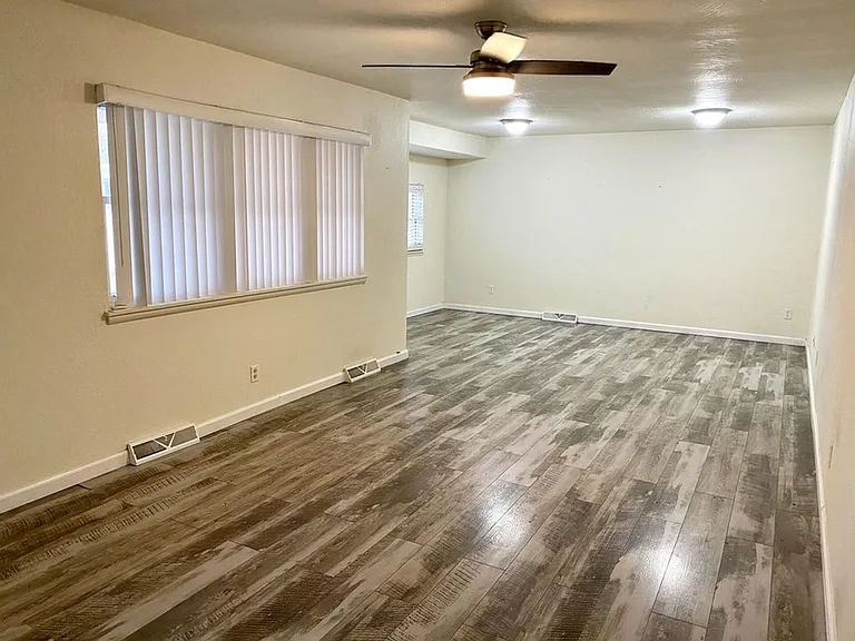 2400 S Nettleton Ave — Photo 2