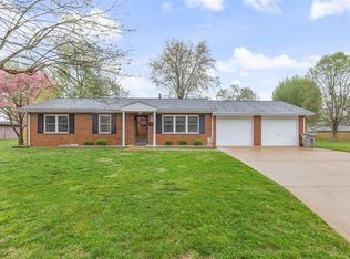 411 Carter St, Farmington, MO 63640