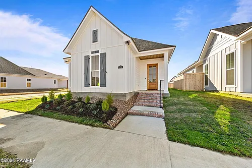 128 Oak Village Dr Photo 1