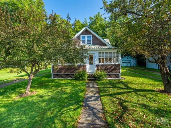 120 Neil St, Saranac Lake, NY 12983