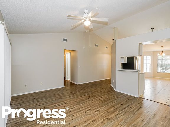 4th image of 1708 Tarah Trace Dr