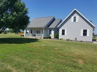 10 Rohrbeck Dr, Nashville, IL 62263