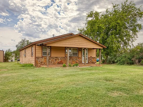 306 E 6th St, Leedey, OK 73654