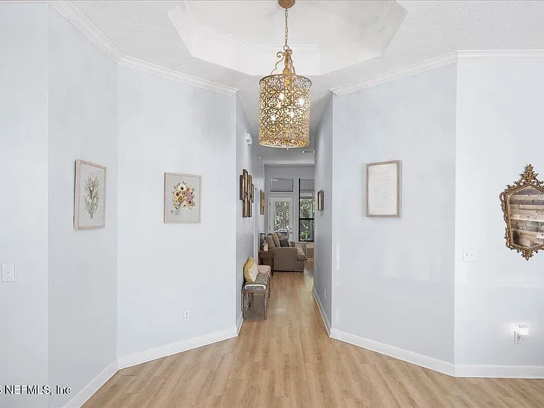 5281 Oxford Crest Dr — Photo 8