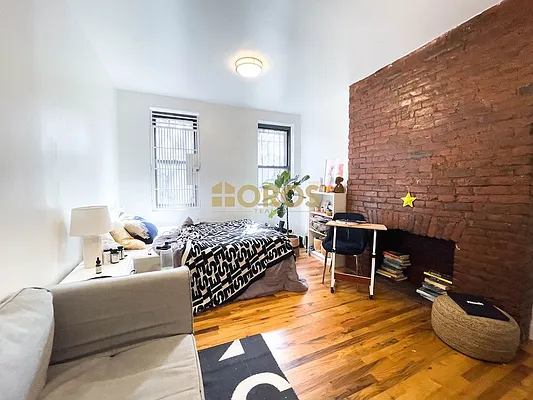 Rented by City Connections Realty | media 8