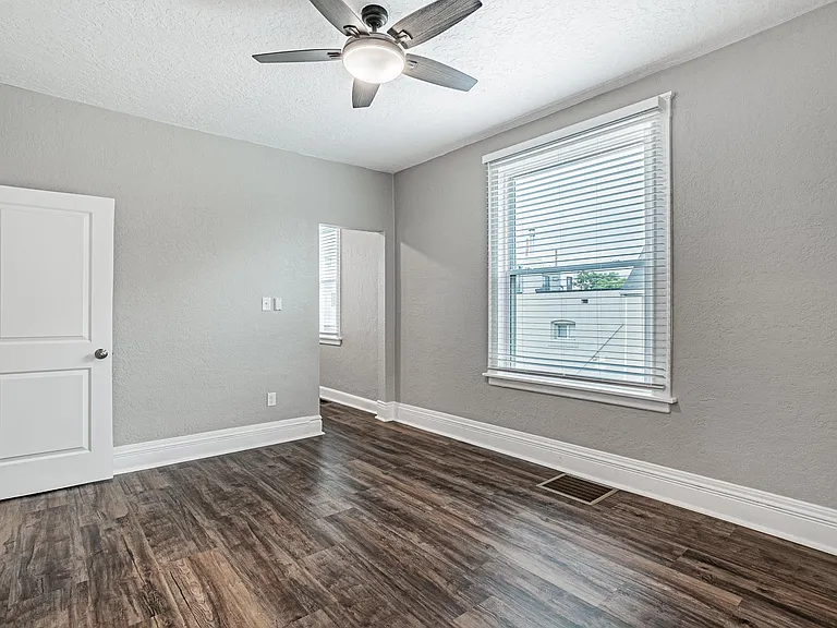 2933 W 28th Ave — Photo 16