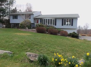 6 Kathy Ct, Fishkill, NY 12524