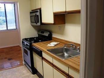 2nd image of 4201 Lee Hwy APT 101