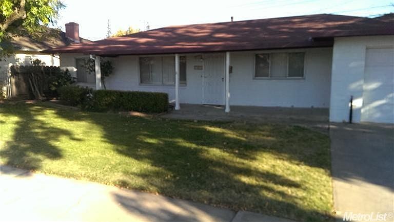 1st image of 701 Holly Dr