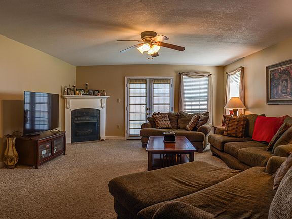 5th image of 1065 Towns View Dr