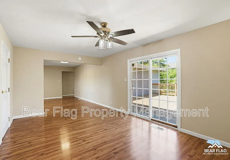 1312 Mission Dr — Photo 10
