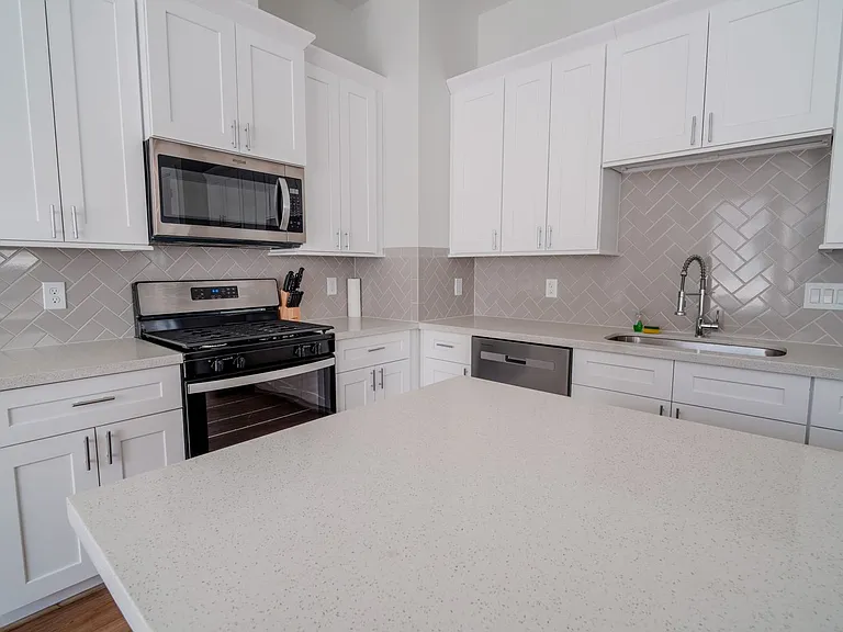 615 Northew St #G — Photo 13