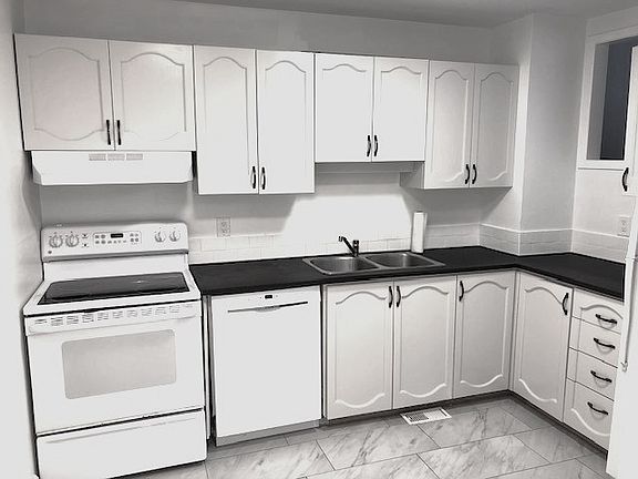 4th image of 55 Sunridge Ln