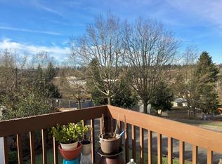 2121 SW Barton Pl, Seattle, WA 98106