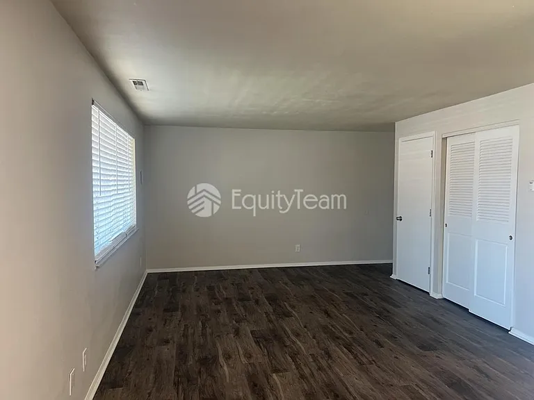 1005 E Pearl St #C — Photo 16