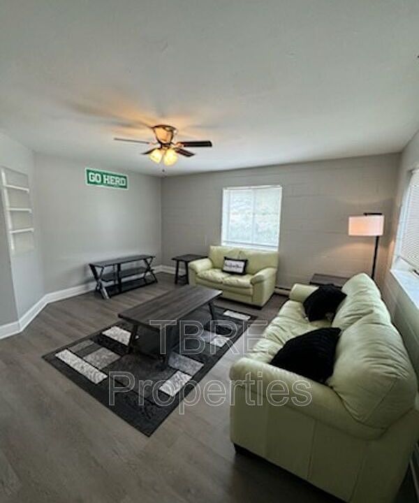 1st image of 1528 6th Ave APT 6