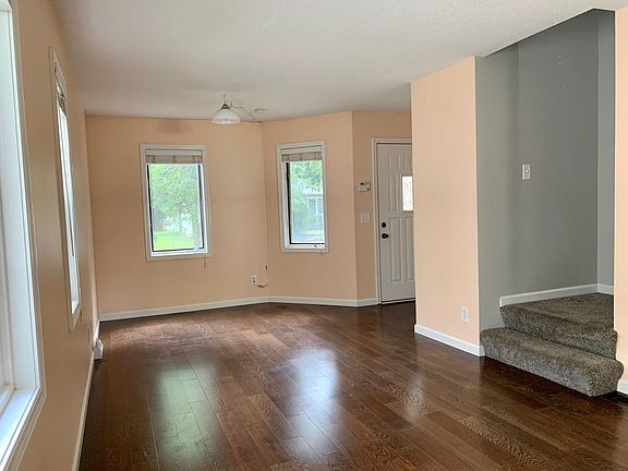 5th image of 2648 Quincy St NE