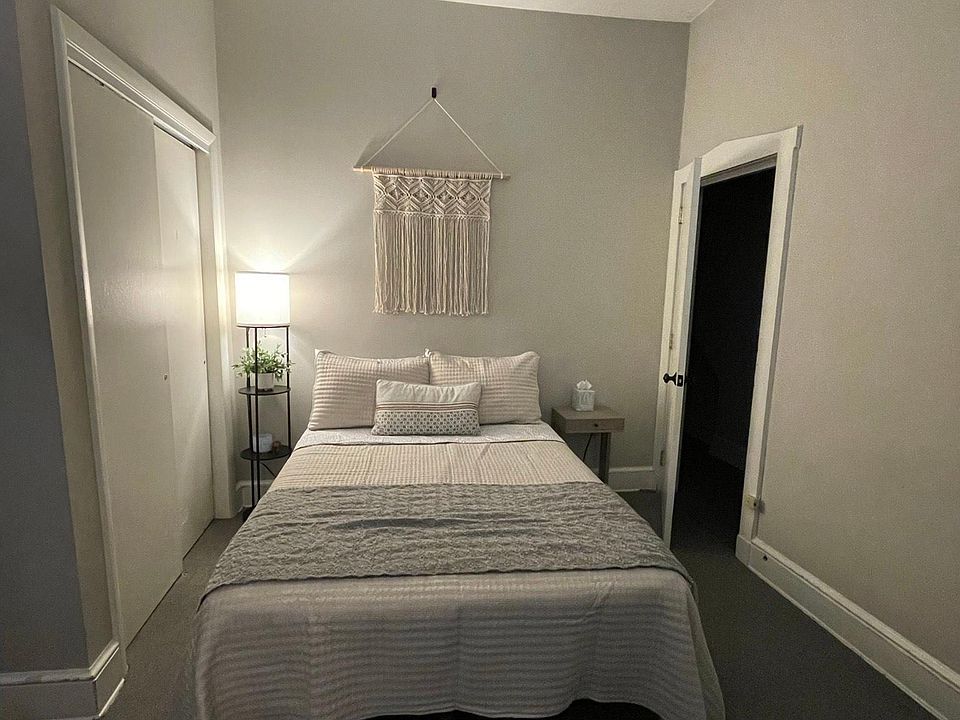 1st bedroom