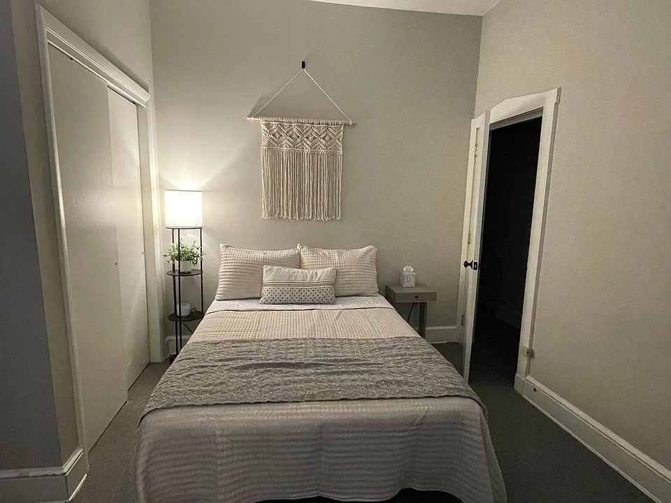 1st bedroom