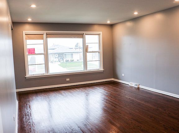 2nd image of 547 Marquette Ave