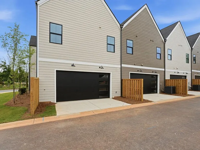 331 Orchid St — Photo 23