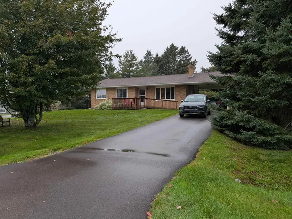 50 Aintree Dr, Stratford, PE C1B 1L8