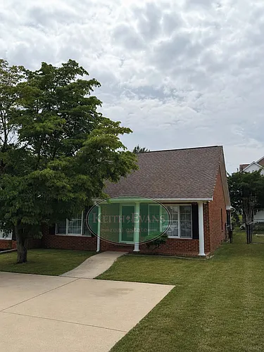 334 W Pointe Dr Photo 1