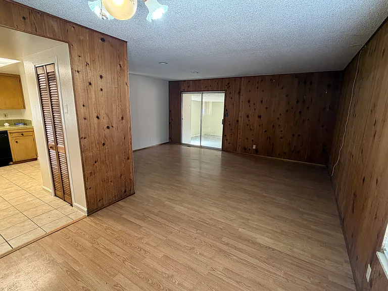 635 Seneca Pl — Photo 4