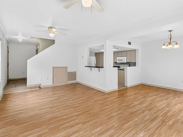 2204 Fan Palm Dr — Photo 8