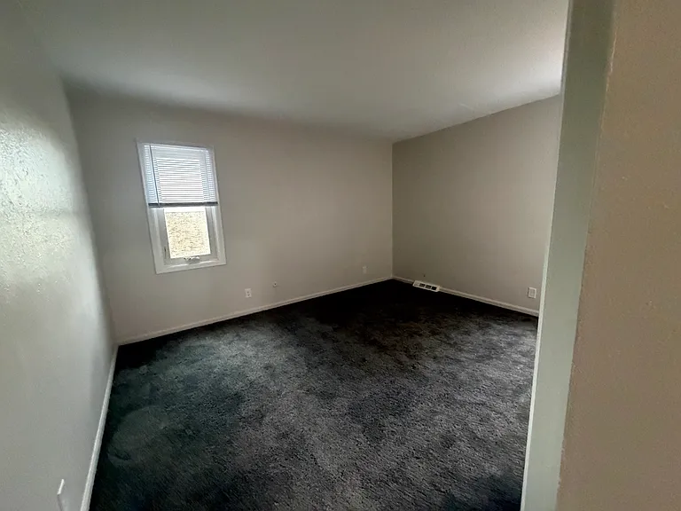5544 Cresthaven Ln #C — Photo 13