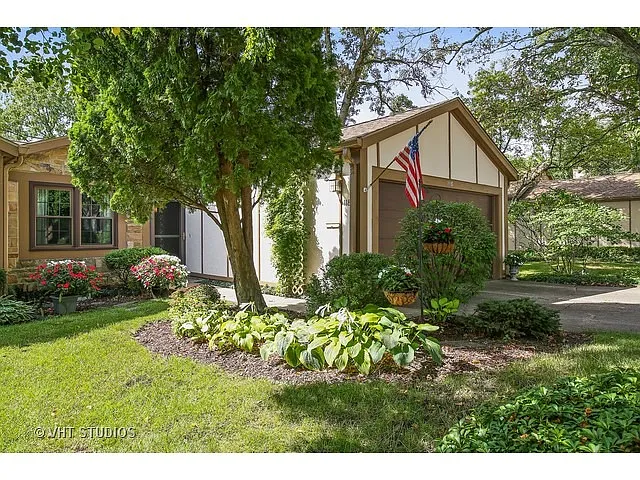 1118 Wheaton Oaks Dr photo 1