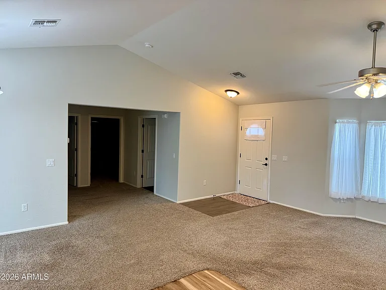 2122 E Cloud Rd — Photo 5